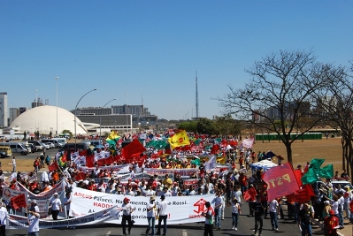 O Comit� Nacional da Campanha pela aplica��o imediata de, ao menos, 10% do Produto Interno